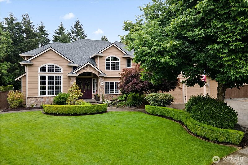 4th image of 15827 33rd Avenue Ct E