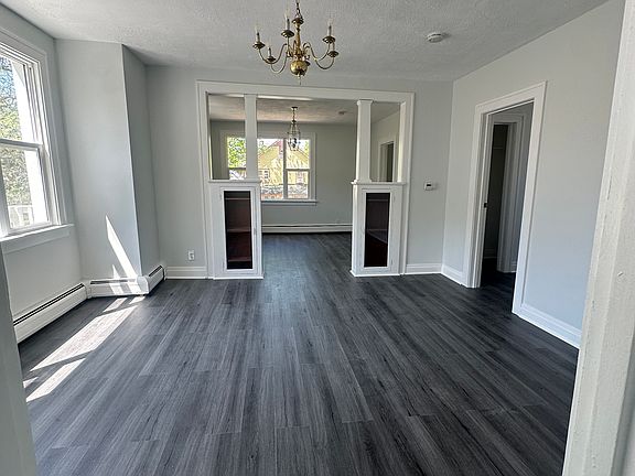 4th image of 819 S Jackson St #2