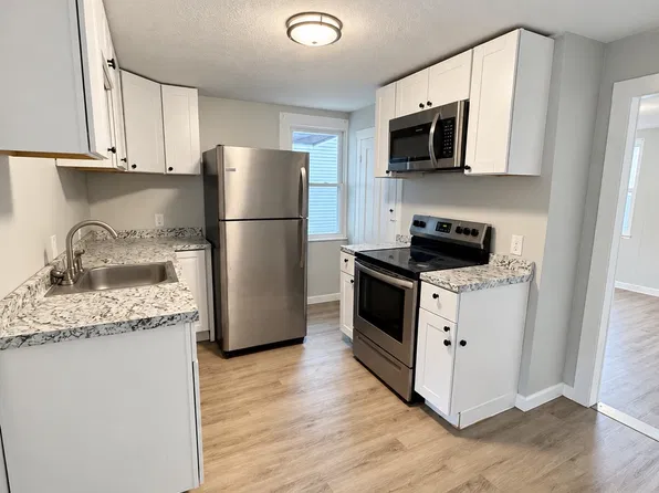 15 Pleasant St #13, Nashua, NH 03060