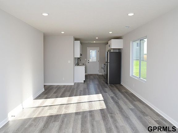 5th image of 3062 Dawn Dr