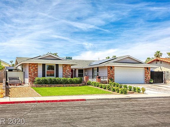 3rd image of 3128 La Mesa Dr