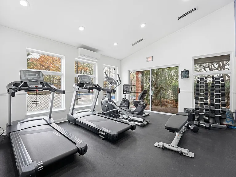 Eagle Rock Apartments at Swampscott — Photo 8