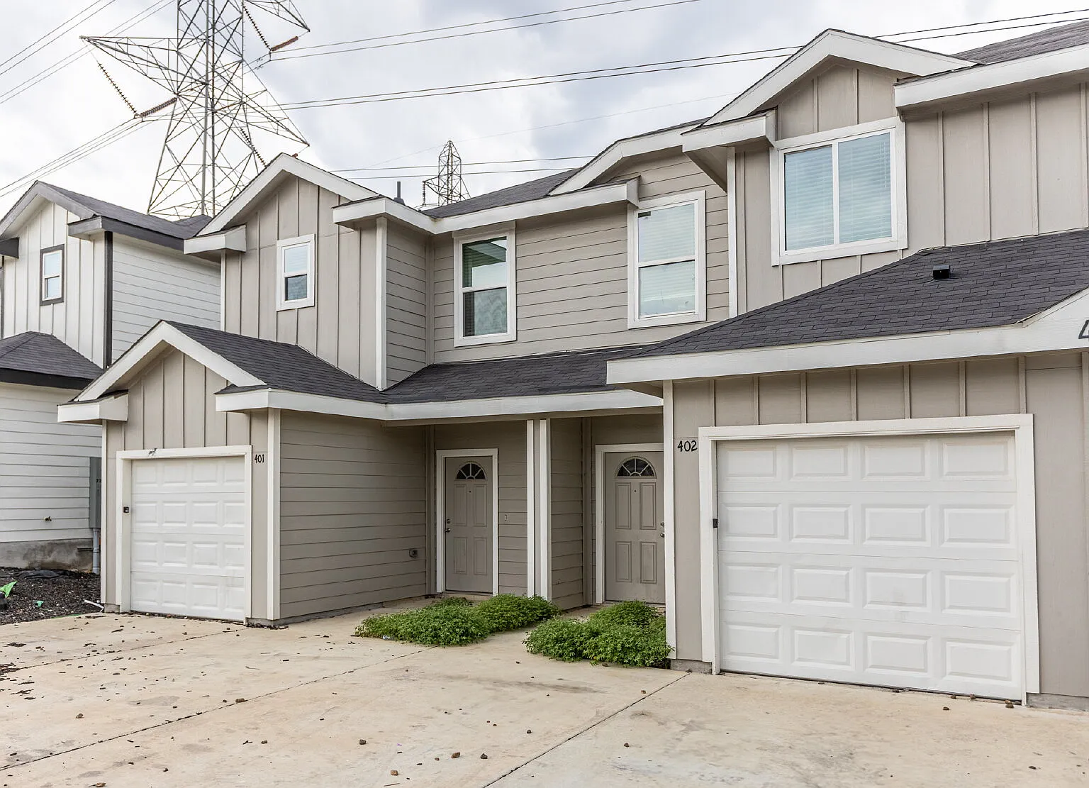 3 bed, 2.5 bath, 1225 sqft, $1,425 — Photo 2