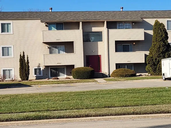 2001 N Mattis Ave #D, Champaign, IL 61821