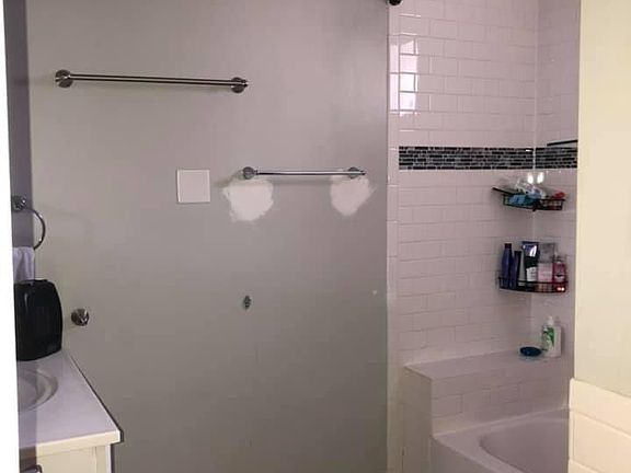 5th image of 2844 N Whipple St