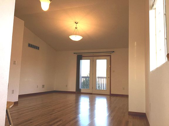 5th image of 522 Augusta Cir