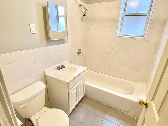 5th image of 447 Central Ave APT D5