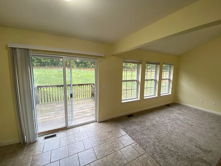 121 Kale Ct — Photo 11