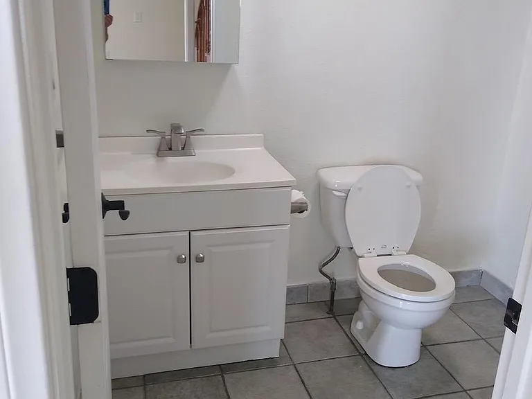 1562 Linwood St — Photo 23
