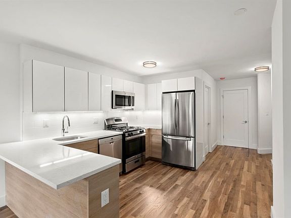 5th image of 6260 99th St #119