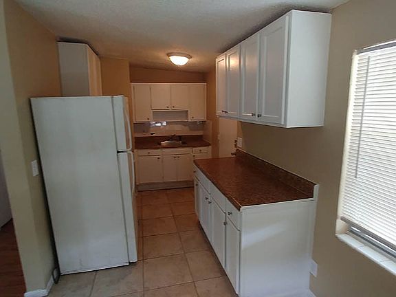 3rd image of 4421 Trenton Dr N