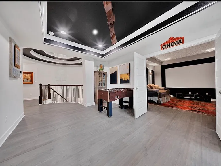 8826 Forest Side Dr — Photo 6