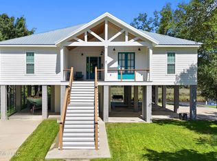 5904 Moreton Pl, Ocean Springs, MS 39564