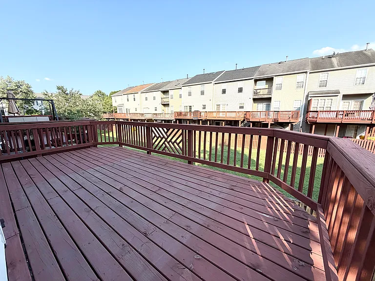 2543 Selkirk Ct — Photo 45