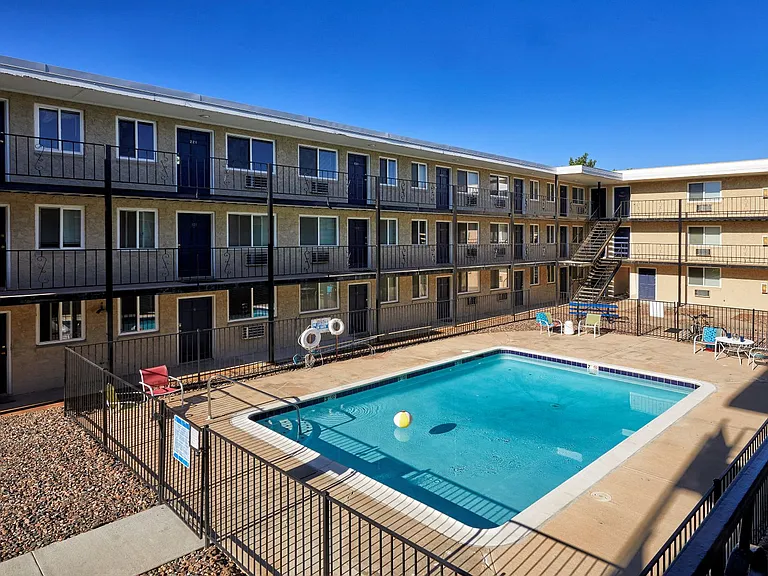 Parkland Square Apartments — Photo 12