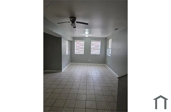 Building Photo - 6144 S King Dr #G
