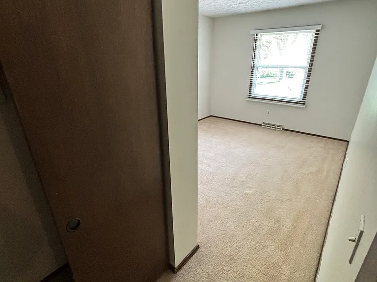 702 Shannon Rd — Photo 18