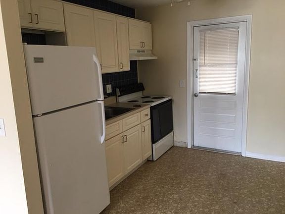 3rd image of 207 E 28th St APT A