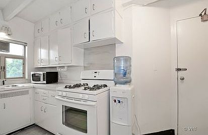 3rd image of 1866 Sherman Ave APT 5NE