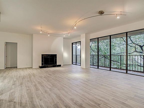 3rd image of 9333 Memorial Dr APT 409