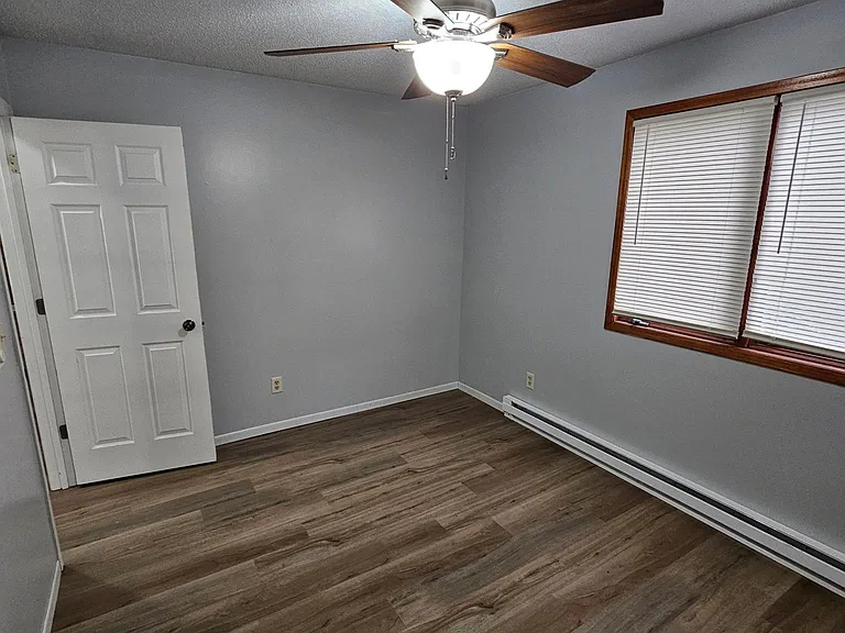 1160 Oakview Dr #7 — Photo 13