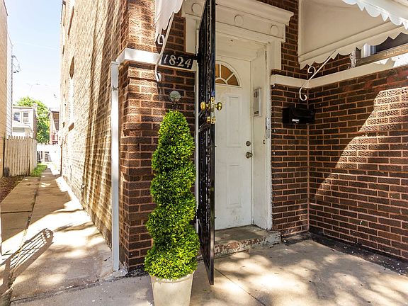 3rd image of 1824 N Lotus Ave