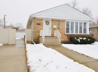 7457 W Keeney St, Niles, IL 60714