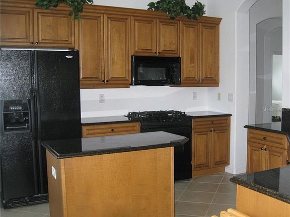 4th image of 138 Cipriani Way