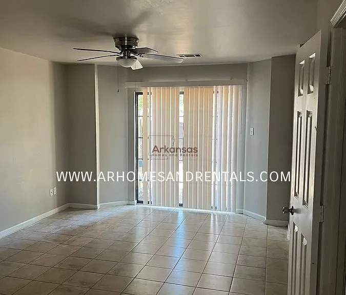 301 Pine Forest Cir #3 — Photo 4