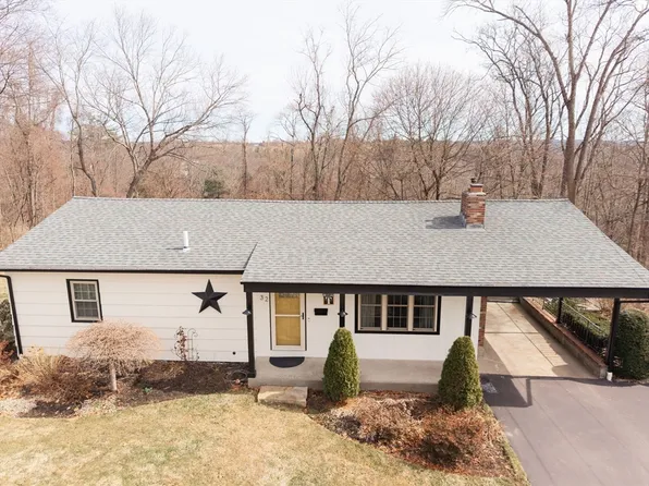 32 Crestwood Dr, Southbridge, MA 01550