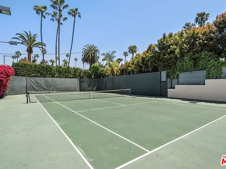 910 N Crescent Dr — Photo 31