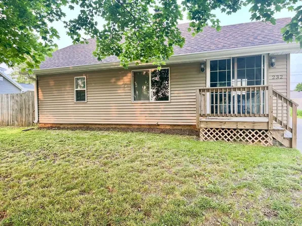 232 North Oakhill Avenue, Janesville, WI 53545