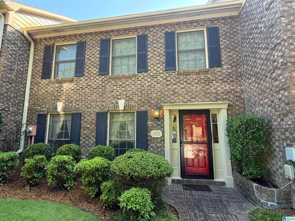 1993 Mountain Laurel Ln, Birmingham, AL 35244