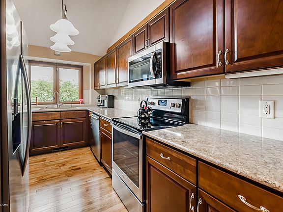5th image of 1623 Willow Creek Dr #40