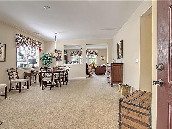 4th image of 4989 Wyman Blvd