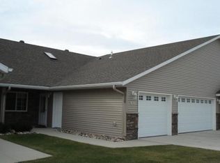 920 33rd St S, Moorhead, MN 56560