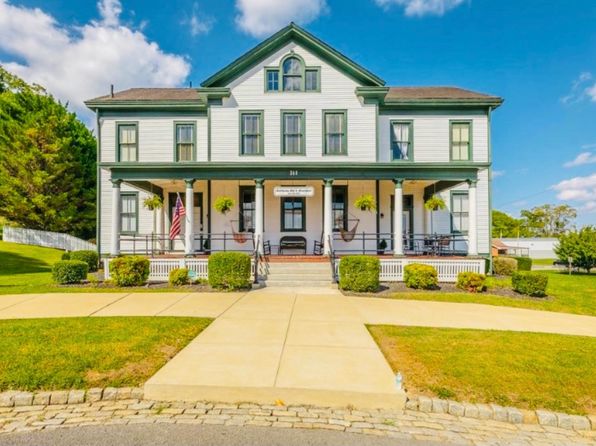309 Barnhardt Cir