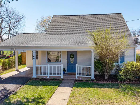 169 Scott Dr, Manassas Park, VA 20111