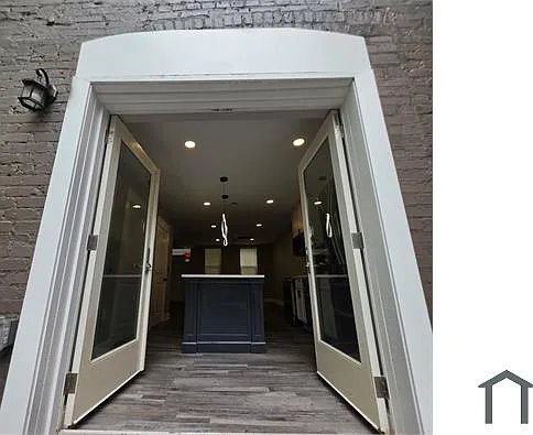4 bed, $2,700 — Photo 2