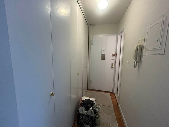 5th image of 204 E 77th St APT 2B