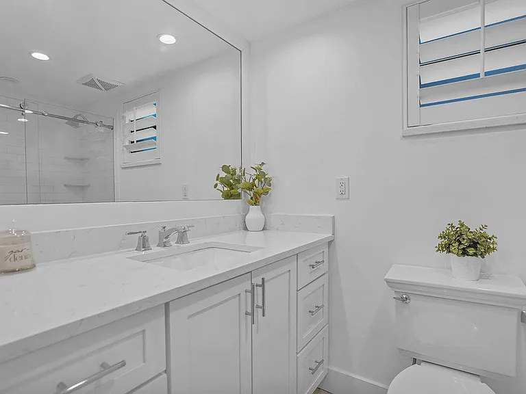 11863 Wimbledon Cir #423 — Photo 8
