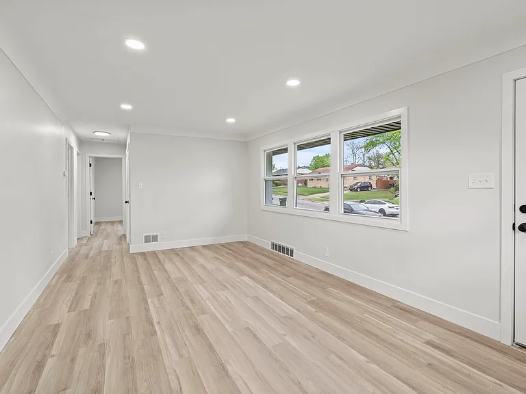 2511 Baywood St — Photo 33