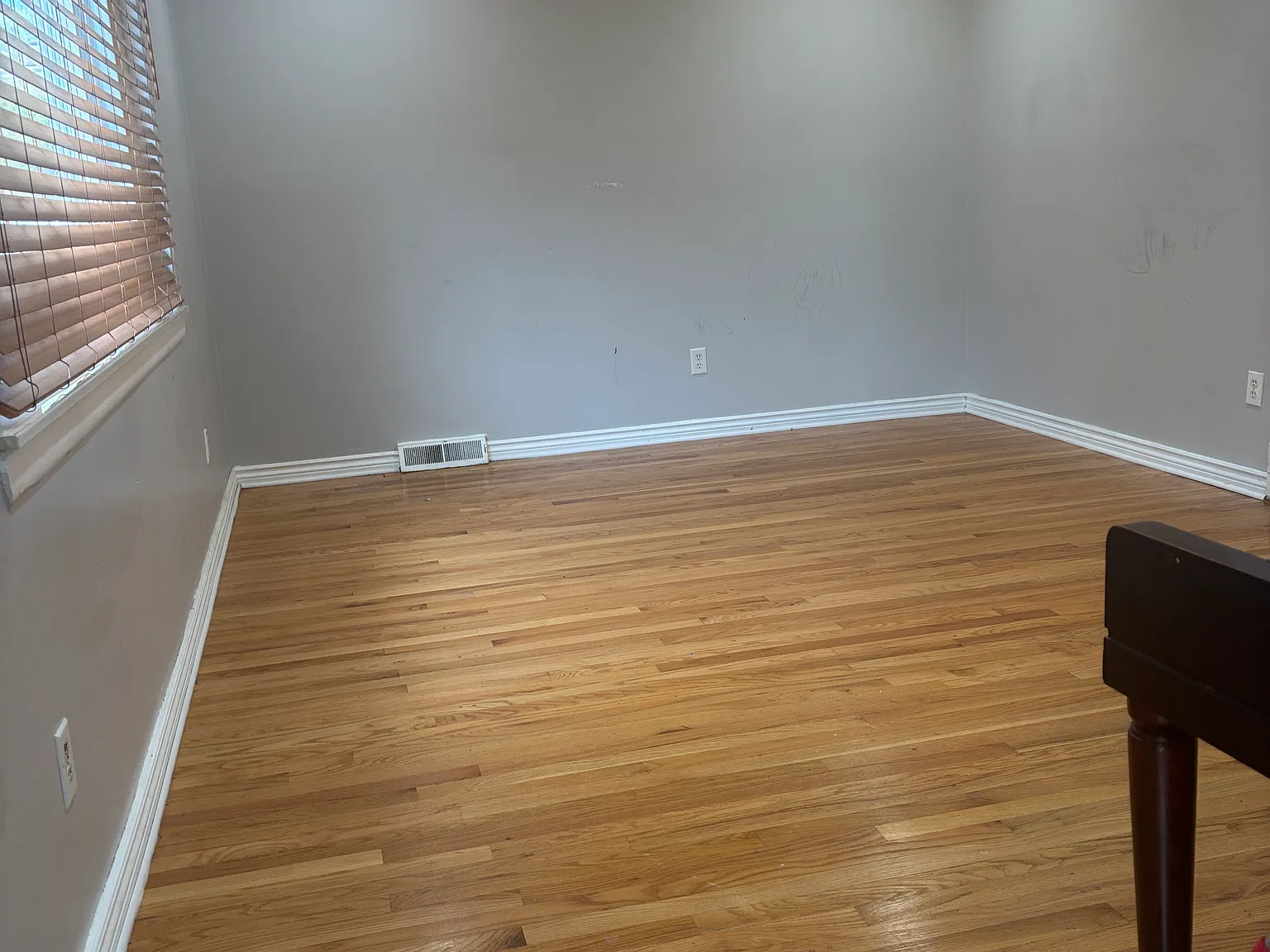 3 bed, 1026 sqft, $2,400 — Photo 3