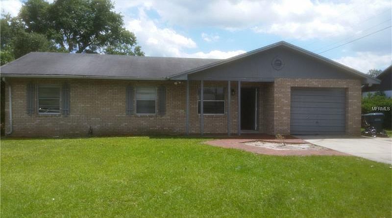 1st image of 2911 Woodcrest Ln