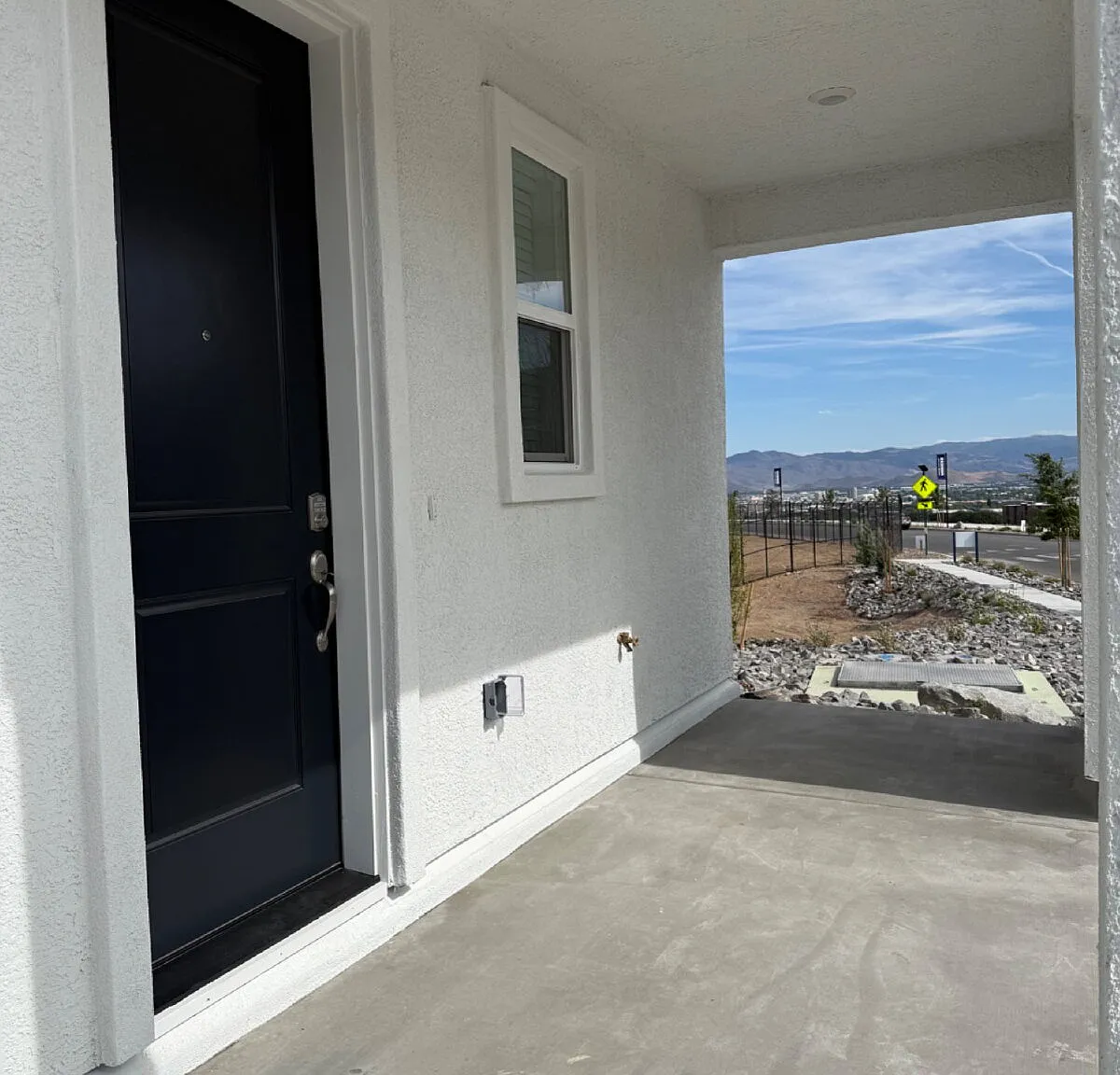 4 bed, 3.5 bath, 2253 sqft, $3,200 — Photo 3