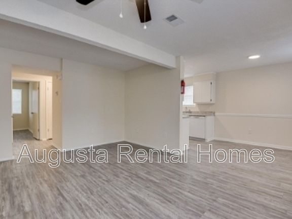 4th image of 2575 1/2 Tobacco Rd APT A