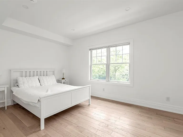 Primary Bedroom & en suite