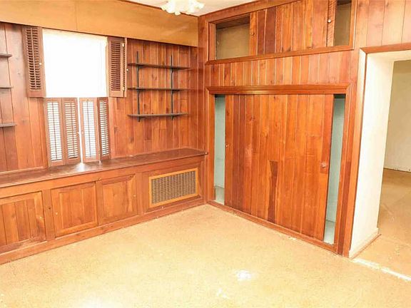 5th image of 2344 Wengler Ave