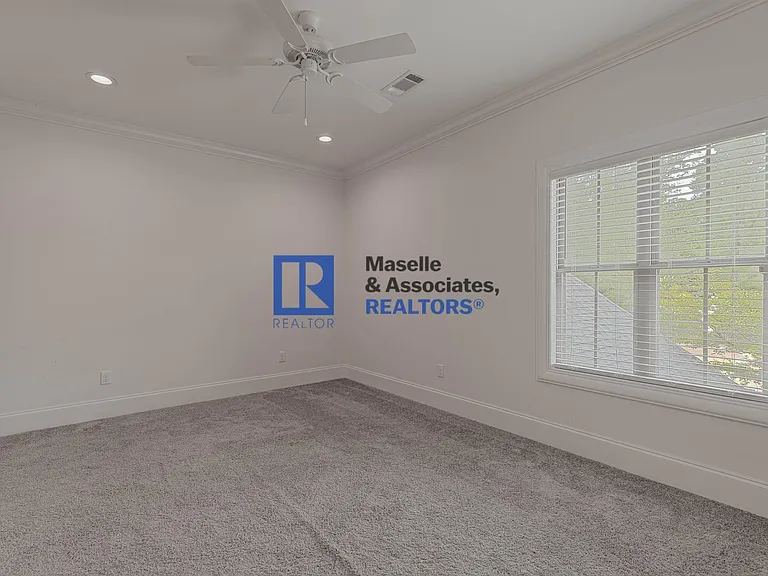 412 Dover Ln — Photo 65