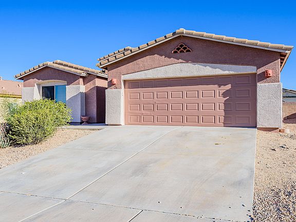 3rd image of 709 E Blue Mesa Pl
